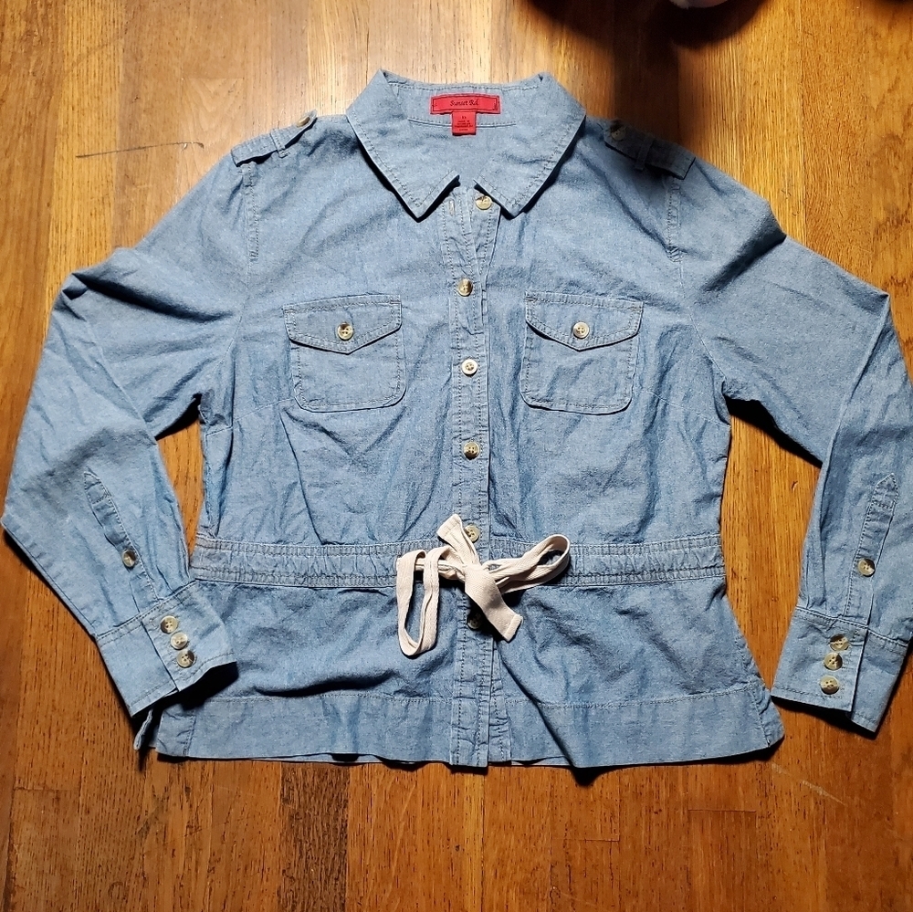 Sunset Rd Vineyard Charm Chambray Drawstring Waist Denim Shirt